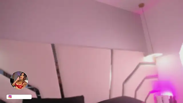 Kendall  evanss online show from April 20, 8:12 pm