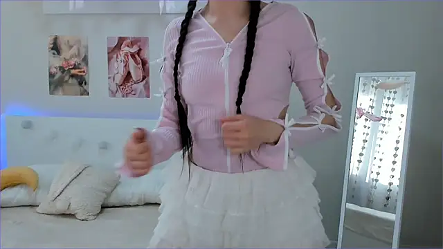 Milly Lane online show from April 19, 3:17 am