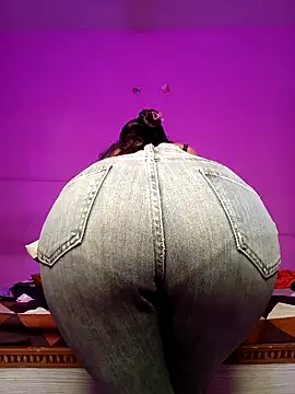 Yours dannyy online show from April 3, 3:54 pm