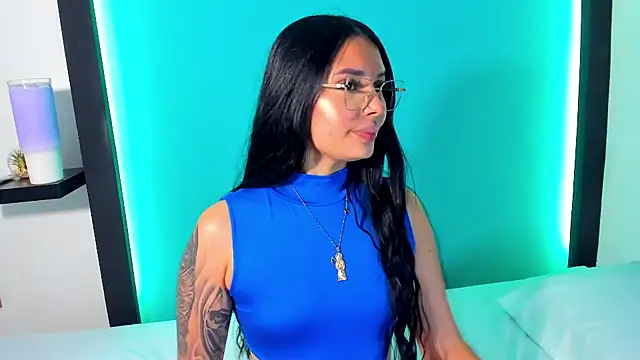 Emma AH online show from June 6, 5:08 pm
