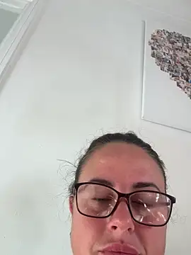 BunnyBallyX online show from June 19, 5:55 am
