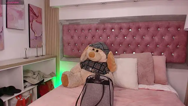 Shy Cherry  online show from April 10, 1:06 pm