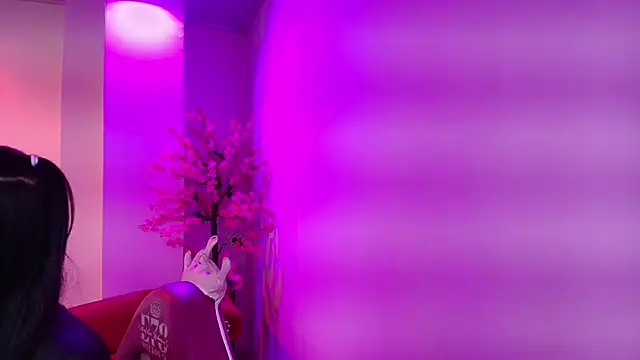 Miia  owens online show from April 18, 11:13 am