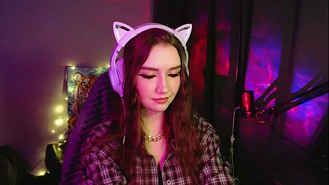 Celia Sensual  online show from April 19, 7:05 pm