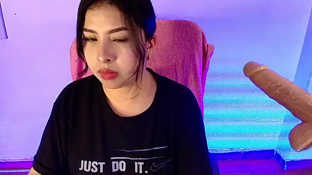 Namiko Park  online show from June 13, 3:04 am