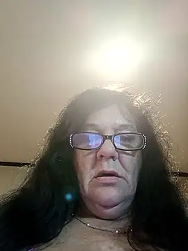 DearestOregano9999 online show from April 6, 4:34 am