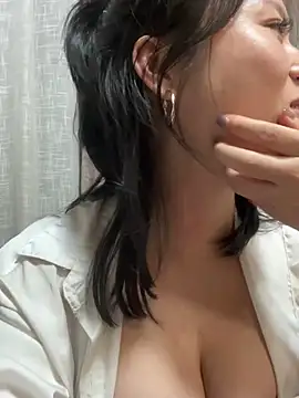 Yolanda9 online show from April 4, 1:54 pm