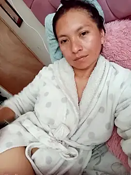 Chloe16  online show from April 8, 9:39 pm