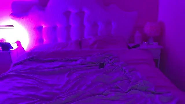 NyaraBuenoBabestationx online show from April 19, 8:11 pm