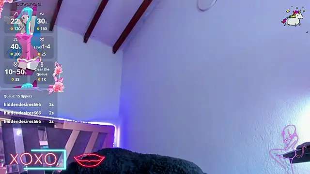 SkyeGabbyRose online show from March 26, 2:41 pm