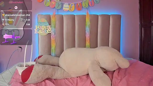 nikkita dragon  online show from April 5, 8:19 pm