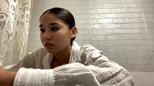 CatherineForbes online show from April 29, 4:31 pm