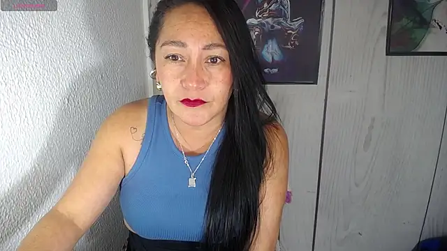 Milf Julianna online show from April 6, 12:32 am