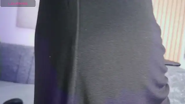 queen adhara online show from April 18, 1:02 pm