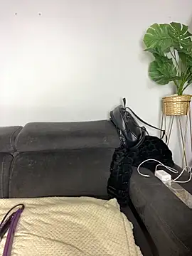 Cloe pink1 online show from April 15, 1:55 pm