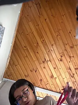 chanell pinkk online show from March 25, 1:47 pm