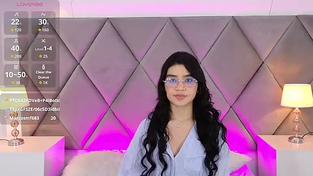 OliviaDiaz online show from March 28, 9:03 pm