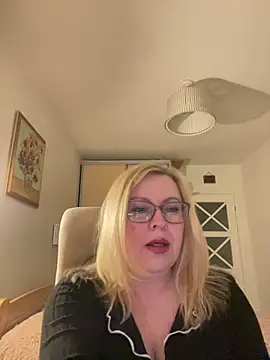 JanieLight53 online show from April 10, 7:42 pm