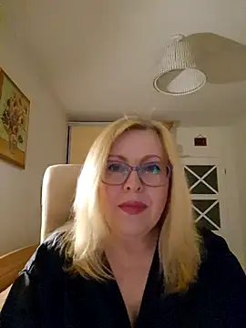 JanieLight53 online show from April 11, 6:22 pm