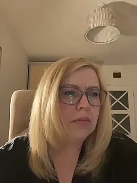 JanieLight53 online show from April 13, 6:41 pm