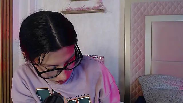 Madii  online show from April 6, 12:28 pm