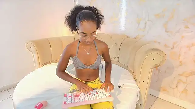 brianaduque online show from April 2, 9:12 pm