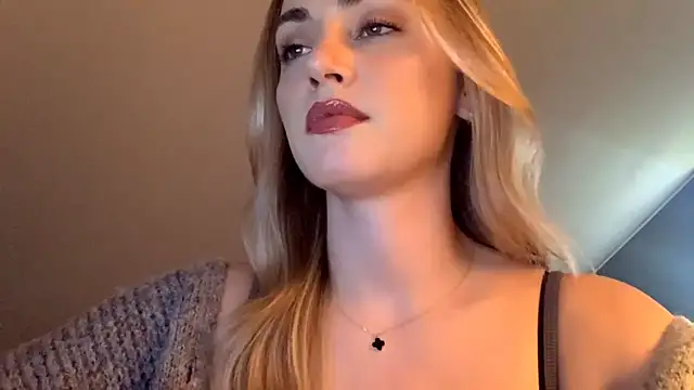 ScarlettSensitive online show from April 14, 2:17 pm