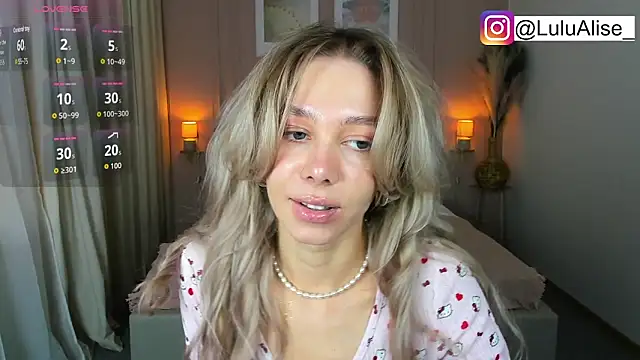 LuluAlis online show from April 5, 1:43 pm