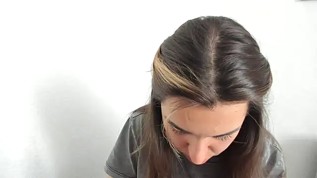 summmmersky1 online show from March 16, 9:35 am