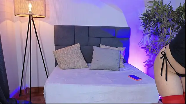 liorasterling online show from March 30, 7:35 pm