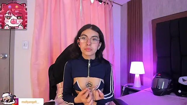 Molly A online show from April 13, 2:40 pm