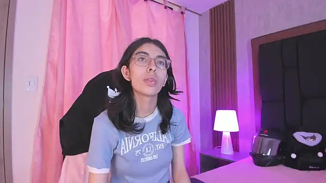 Molly A online show from March 29, 2:38 pm