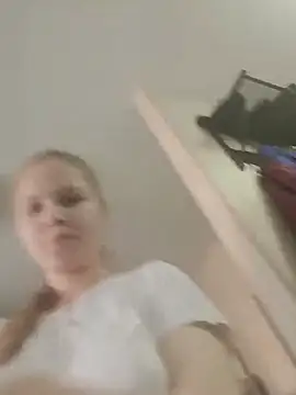 -BeverlyHills- online show from March 20, 10:53 am