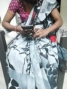 sujjisexyy online show from August 7, 6:04 pm