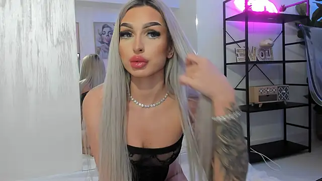 ArianaXO  online show from March 27, 6:26 am