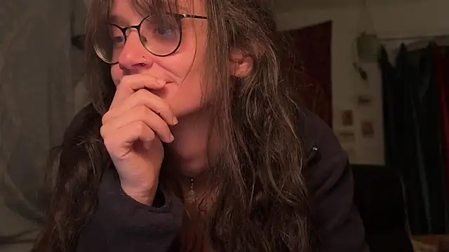 nyxo  online show from April 7, 11:29 pm