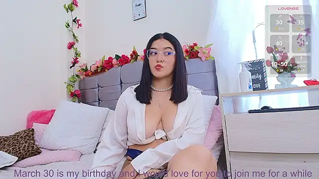 Isabella Roses  online show from March 21, 9:42 pm