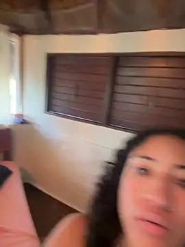 LatinaLoka online show from April 11, 2:10 pm