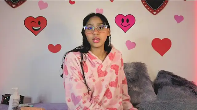 PaulaCutexs online show from March 21, 8:19 am