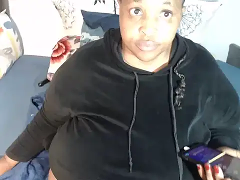 Bustydiva83 online show from April 29, 5:30 pm