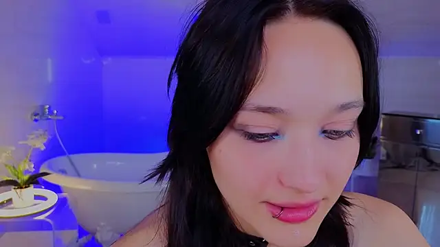 DarcyBlackwood online show from July 23, 1:40 am