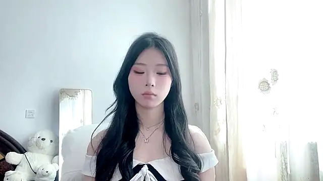 yiyibaby2026 online show from April 19, 2:22 am