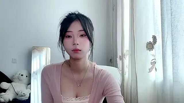 yiyibaby2026 online show from April 17, 2:35 am