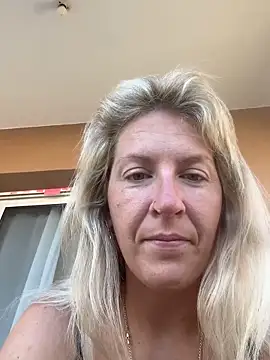 AtomBlondy online show from June 17, 5:20 am