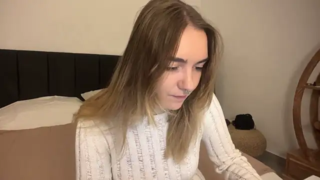 RoxyWet online show from April 7, 1:35 pm