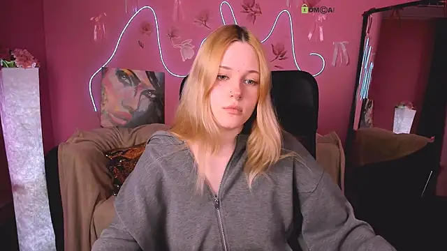 trixy melison online show from April 19, 10:15 am