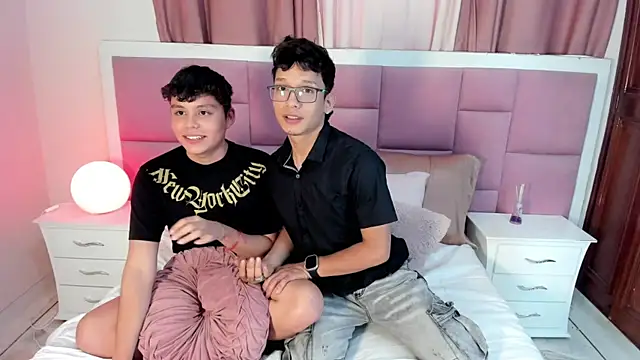 Nathanbelll online show from June 24, 7:57 pm