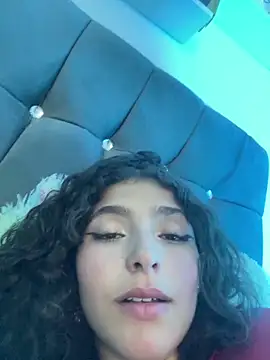 LINDA EF online show from April 28, 8:35 pm