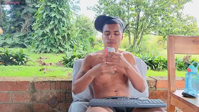 StivennCardona online show from April 11, 8:34 pm