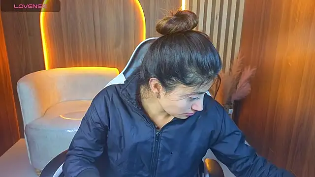 Lia queen tx online show from July 29, 3:06 am